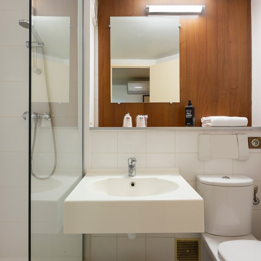 Greet Hotel Villeneuve La Garenne 3